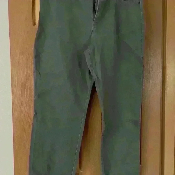 Women Gloria Vanderbilt jeans, size16​ - Picture 1 of 7